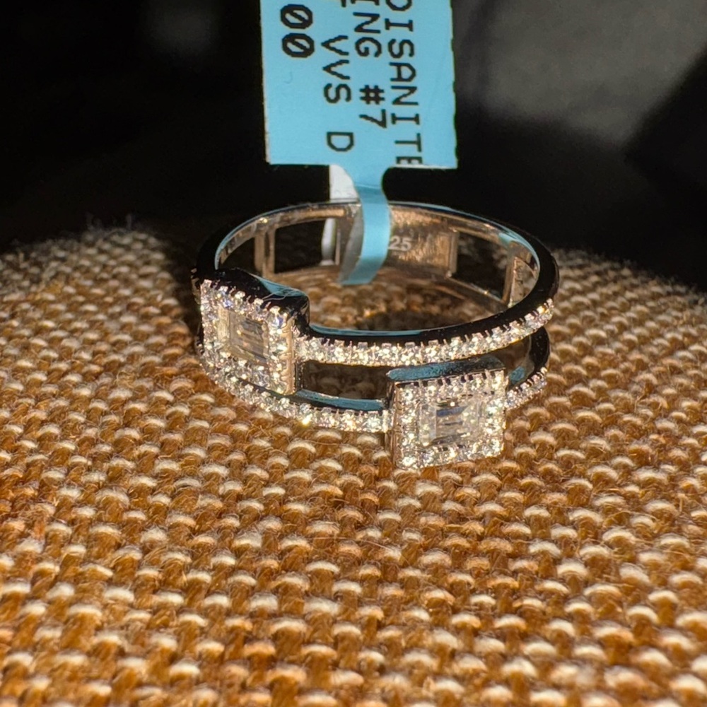 Solid Sterling Silver .55 Carat VVSD Moissanite Ring Size 7